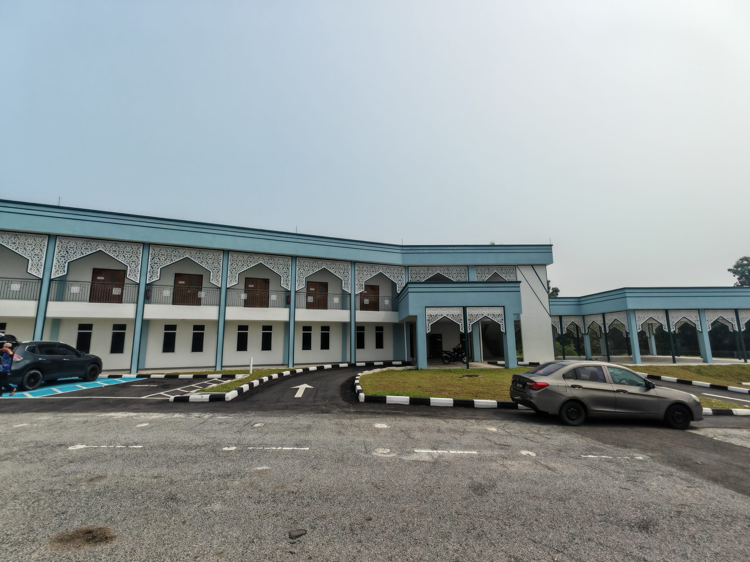 Pandangan hadapan bangunan Hospital Dialisis MAIS Puncak Perdana