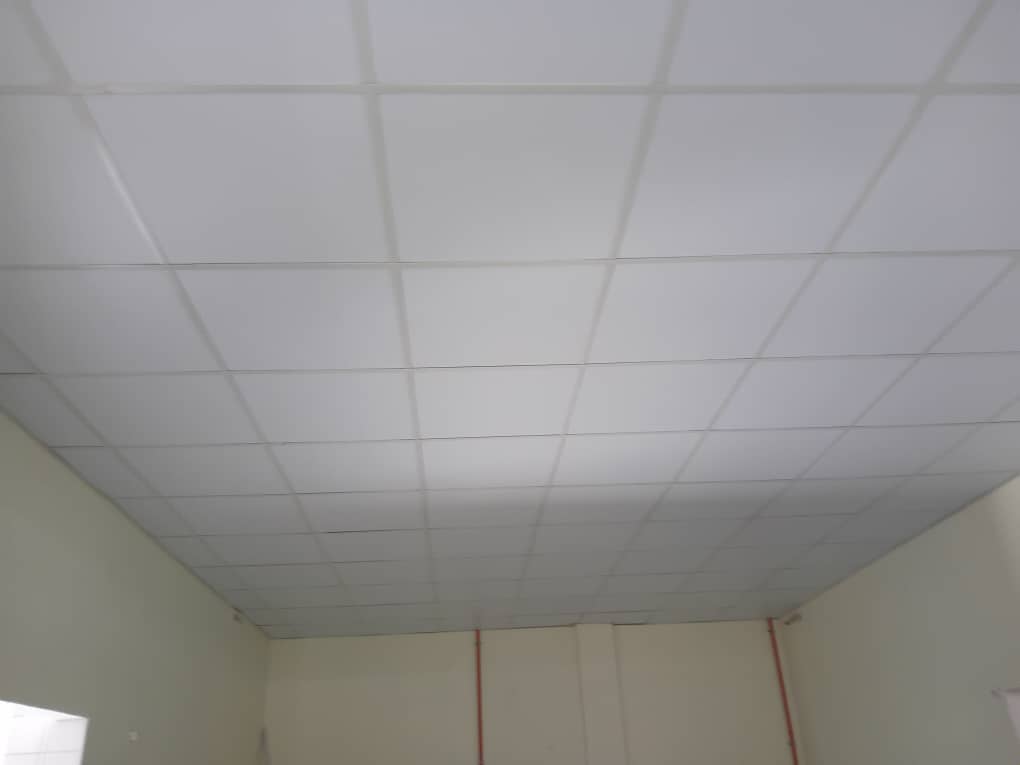 Kemasan suspended ceiling T-grid Hospital Sabak Bernam oleh Fata Bestari